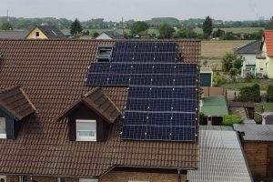Montage einer 12 kwp PV-Anlage als Ost / West Ausrichtung